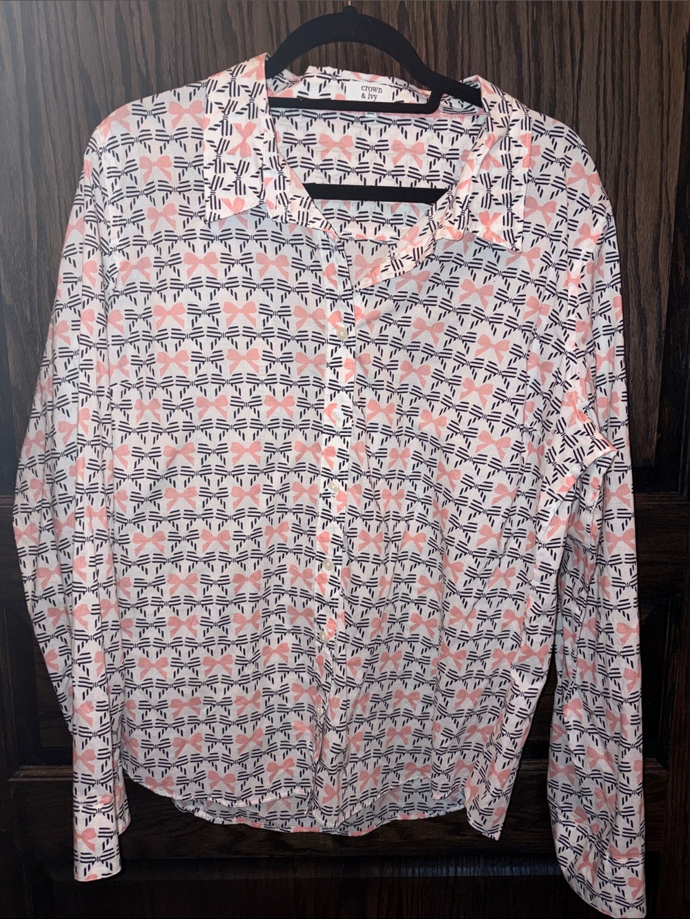 Crown & Ivy Pink and Black Patterned Long-Sleeve Button-Down Shirt
